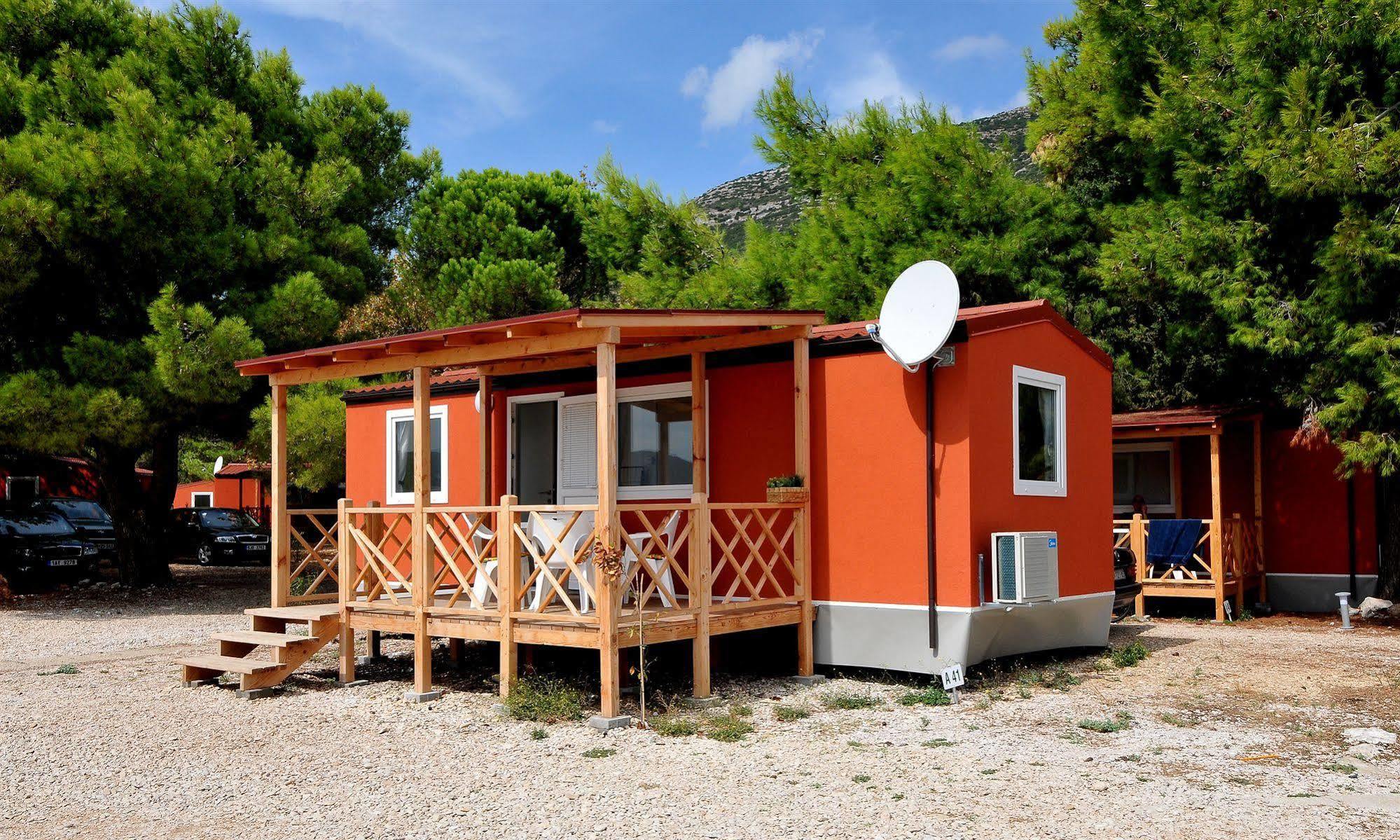 Camp Perna Hotel Kuciste Exterior photo